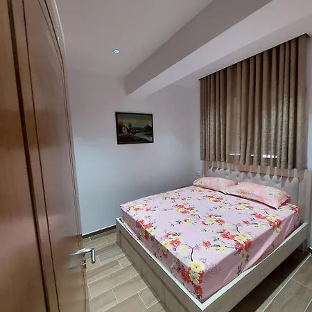 Lungomare Apartament Apartment Vlorë